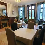 Manoir De Saint Ouen Bed and breakfast