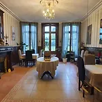 Manoir De Saint Ouen Bed and breakfast
