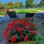 Manoir De Saint Ouen Bed and breakfast Sideville