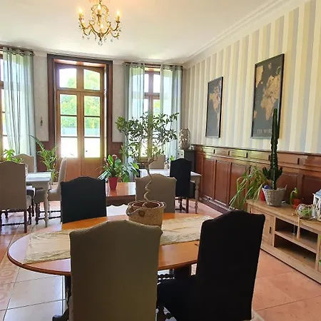 Manoir De Saint Ouen Bed and breakfast Sideville